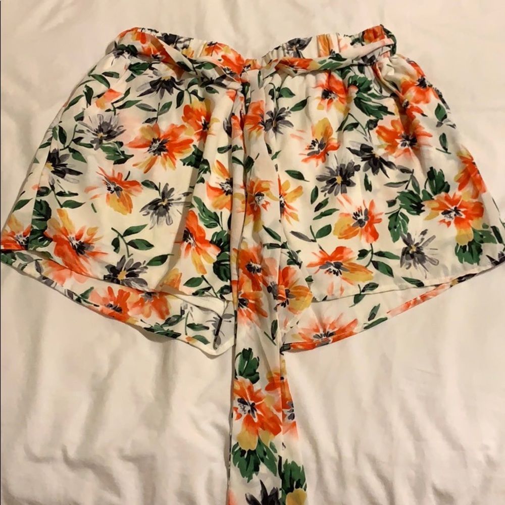 Floral fabric shorts